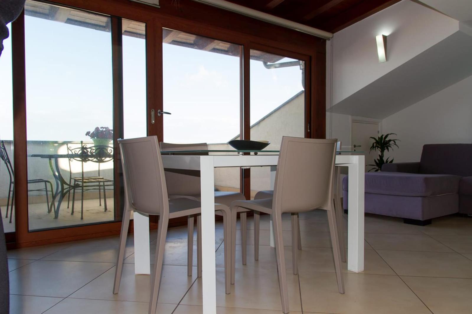 Riviera Ionica Aparthotel Santa Teresa Di Riva Eksteriør bilde