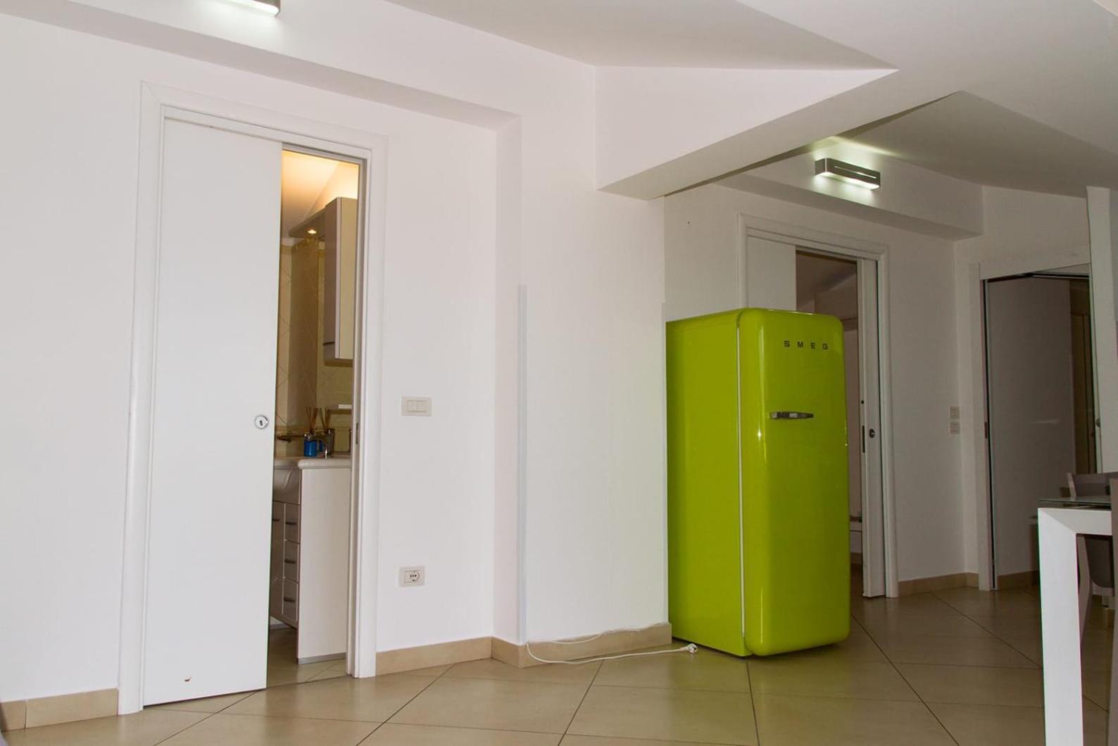 Riviera Ionica Aparthotel Santa Teresa Di Riva Eksteriør bilde
