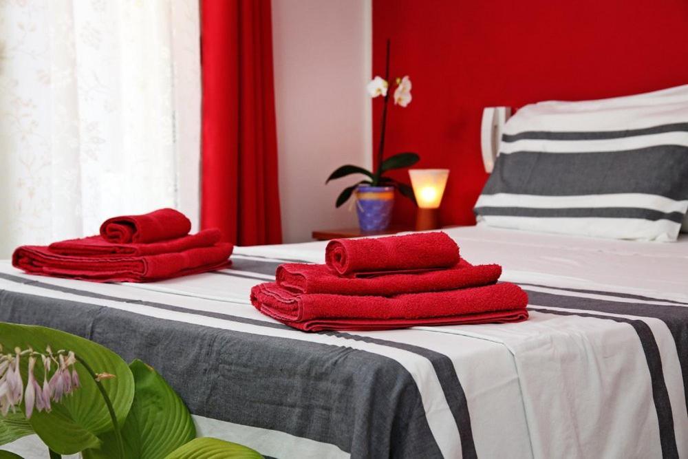 Riviera Ionica Aparthotel Santa Teresa Di Riva Eksteriør bilde