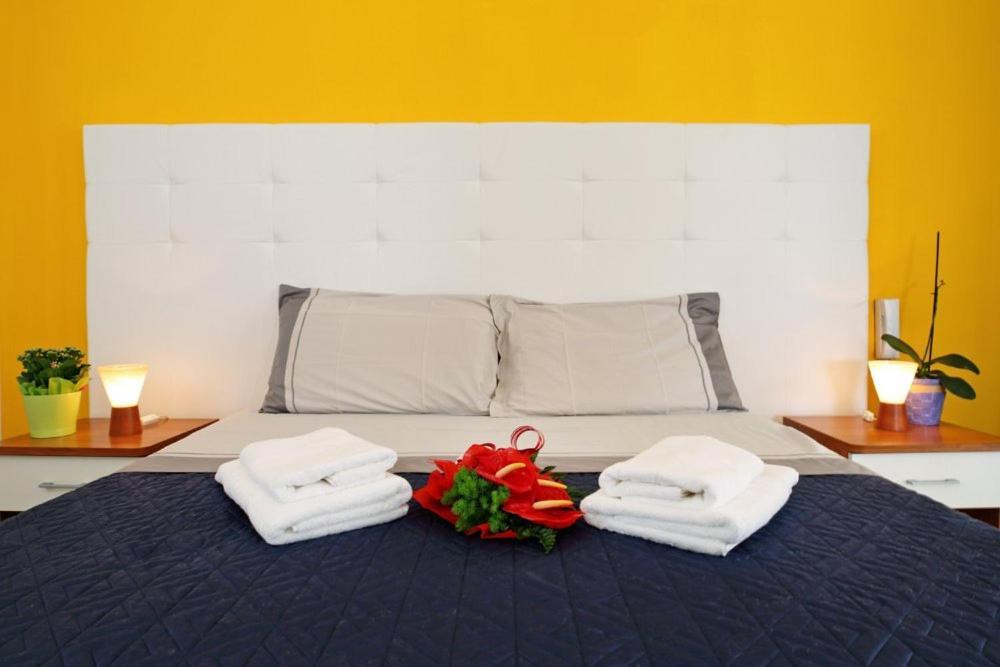 Riviera Ionica Aparthotel Santa Teresa Di Riva Eksteriør bilde