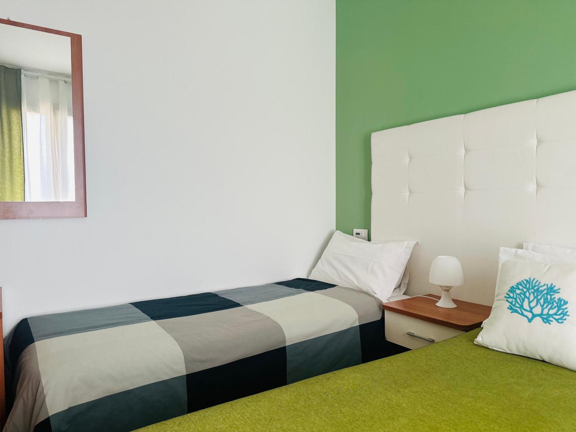 Riviera Ionica Aparthotel Santa Teresa Di Riva Eksteriør bilde