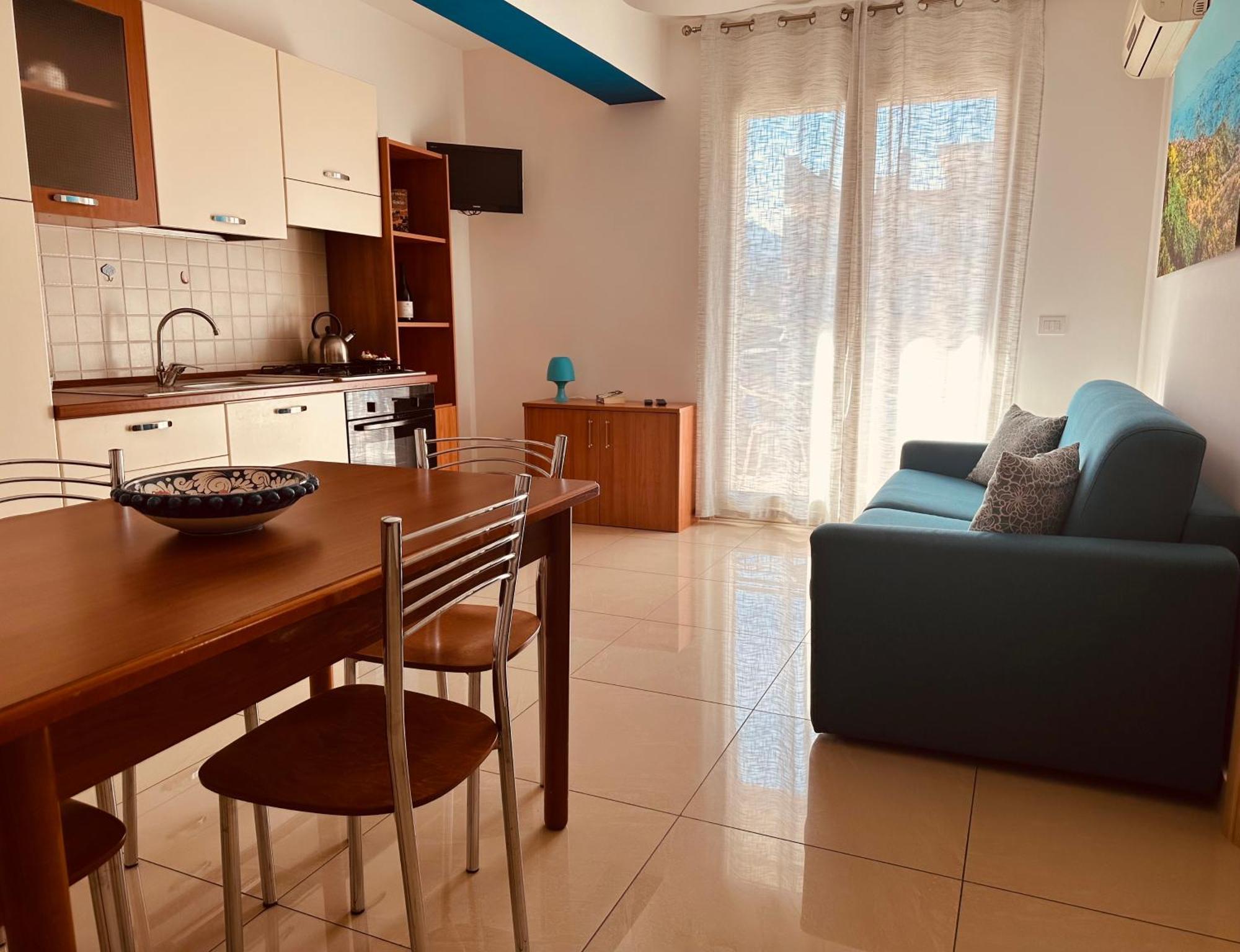Riviera Ionica Aparthotel Santa Teresa Di Riva Eksteriør bilde
