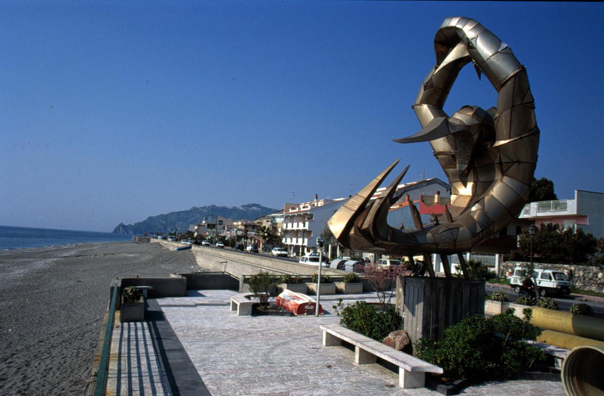 Riviera Ionica Aparthotel Santa Teresa Di Riva Eksteriør bilde