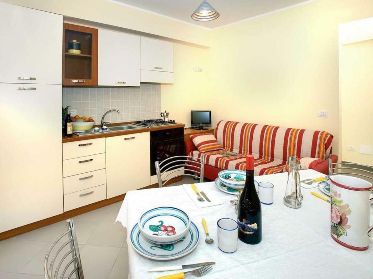Riviera Ionica Aparthotel Santa Teresa Di Riva Eksteriør bilde
